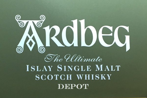 Islay Single Malt Scotch Whisky "Supernova" - Committee-Relaise 2019 - Ardbeg